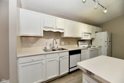 209 Faulkner Court, Carmel - 19