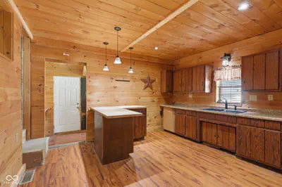 9781 Walnut Street, Lapel - 11