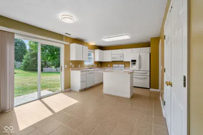 5455 Reston Drive, Plainfield - 8