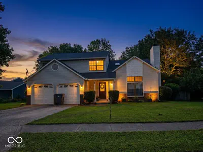 6391 Crimson Circle East Drive, Indianapolis - 2