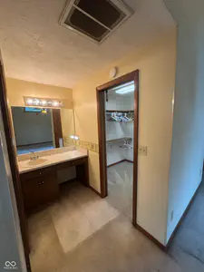 244 900, Alexandria - 9