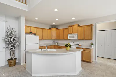 7851 Friends Creek, Avon - 7