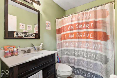 5 Angela Court, Beech Grove - 16