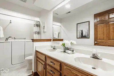 9037 Pinecreek Way, Indianapolis - 43