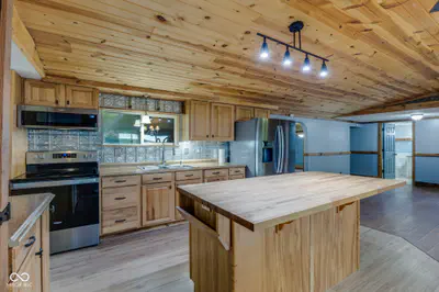 22110 Beacon Street, Metamora - 16