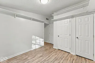 9444 N Gray Avenue, Unionville - 23