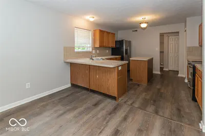 10686 Trailwood Drive, Fishers - 11