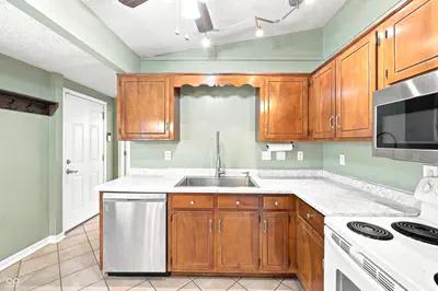 414 Sleepy Hollow Drive, Plainfield - 12