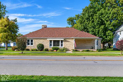 124 Main Street, Ladoga