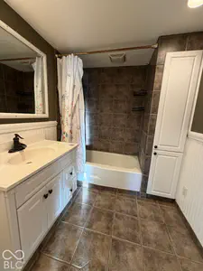 1705 E Street, Elwood - 22
