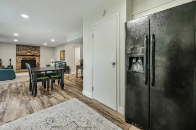 909 Farmview Lane, Carmel - 11