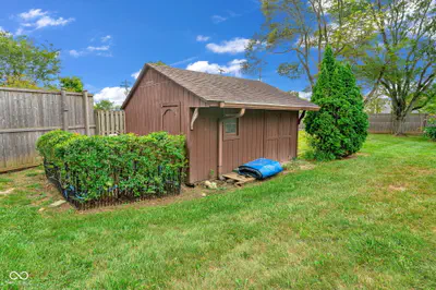 1221 Normandie Court, Avon - 41