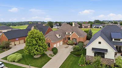16402 Valhalla Drive, Noblesville - 43