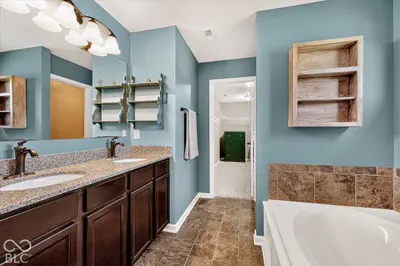 11058 Stoneleigh Drive, Noblesville - 28