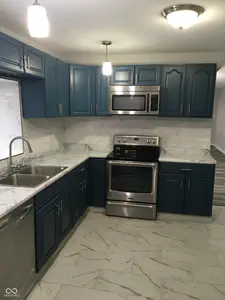 2724 Indianapolis Avenue, Indianapolis - 32