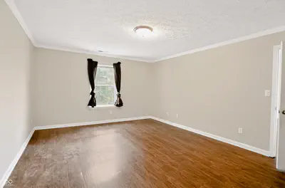 8276 Bayshore Lane, Avon - 18