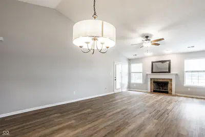 6115 Green Glade Drive, Whitestown - 22