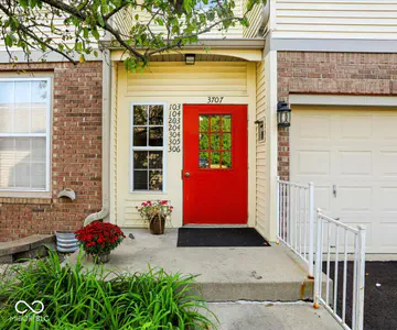 3707 Barrington Drive, Bloomington - 2