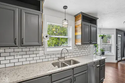 7974 Cobblesprings Drive, Avon - 12