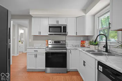 7337 Woodside Drive, Indianapolis - 12