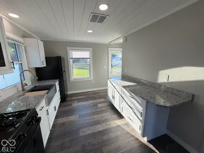 10770 State Road 11, Seymour - 11