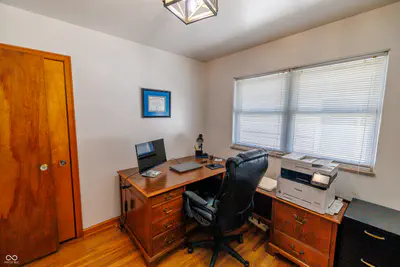 84 7th Avenue, Beech Grove - 50