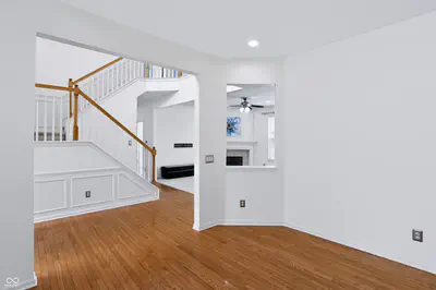13973 Avalon East Drive, Fishers - 16