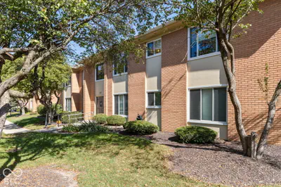 581 Hunters Drive, Carmel - 2