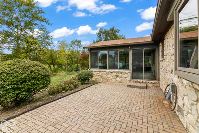 2448 S Sunrise Drive, New Palestine - 26