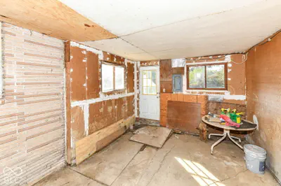 21 Golden Drive, Anderson - 11