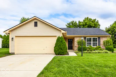 18061 Sanibel Circle, Westfield