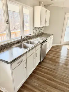 50 Woodlawn Village, Mitchell - 9