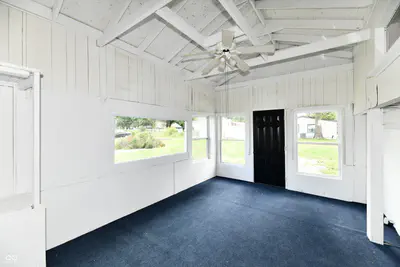 129 E McKenzie Road, Greenfield - 33