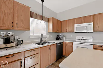 3553 White Cliff Way, Whitestown - 19