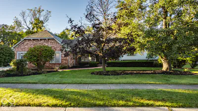 9037 Pinecreek Way, Indianapolis - 47