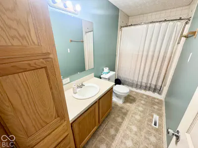 8476 Sycamore Road, Bloomfield - 23