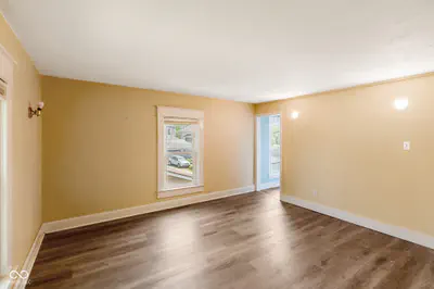 624 N Pine Street, Seymour - 27