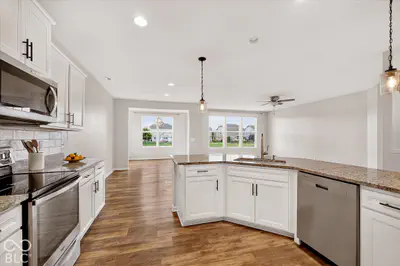 4437 Boyd Place, Westfield - 12