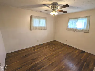 364 Robbins Drive, Greenwood - 21