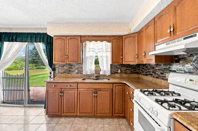 6730 Michigan Road, Fairland - 7