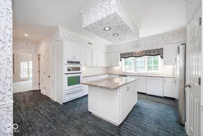 7925 Beaumont Green East Drive, Indianapolis - 13