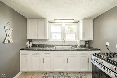 517 Leland Street, Fortville - 11