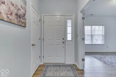 4715 Ventura Boulevard, Plainfield - 7