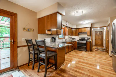 1653 300, Greenfield - 14