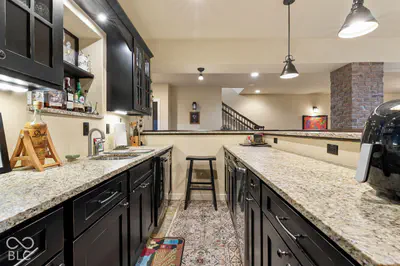 6736 W Stonegate Drive, Zionsville - 31