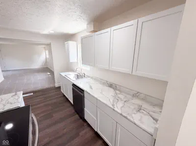 1453 E Lynn Drive, Indianapolis - 22