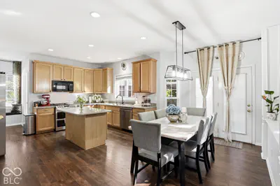 5889 Pebblestream Drive, Carmel - 14