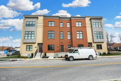76 Wayne Street, Franklin - 2