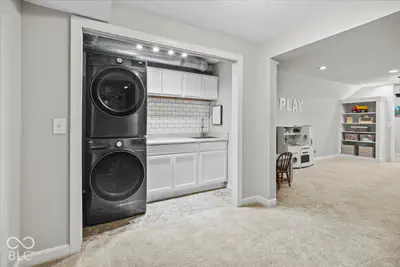 8732 Buffett Parkway, Fishers - 44