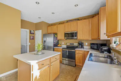 14023 Avalon Boulevard, Fishers - 16